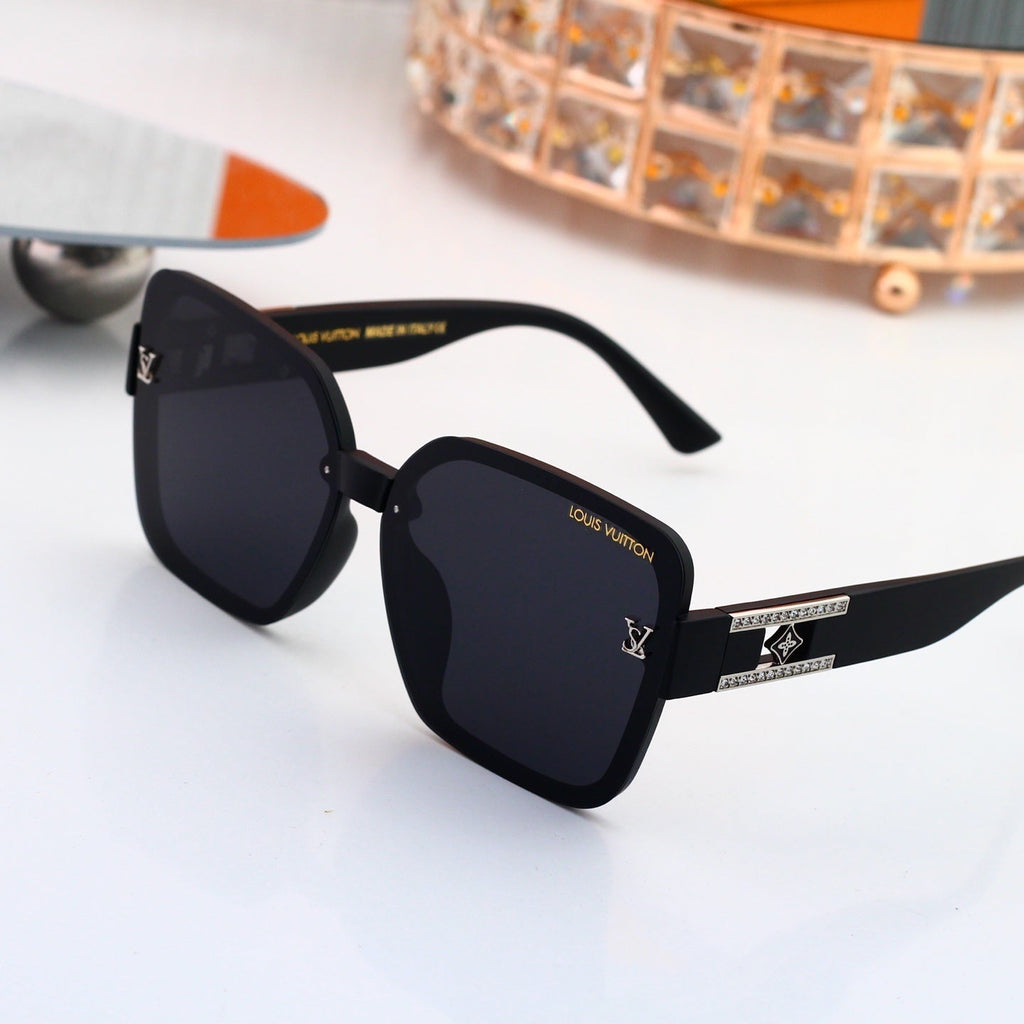 Louis vuitton Metal Logo Oversized Sunglasses 0921 Butterfly