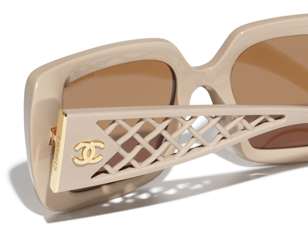 CHANEL 5567 Cat-Eye